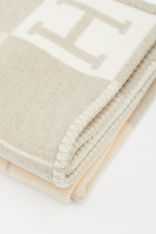 Grey & Cream Avalon III Throw Blanket