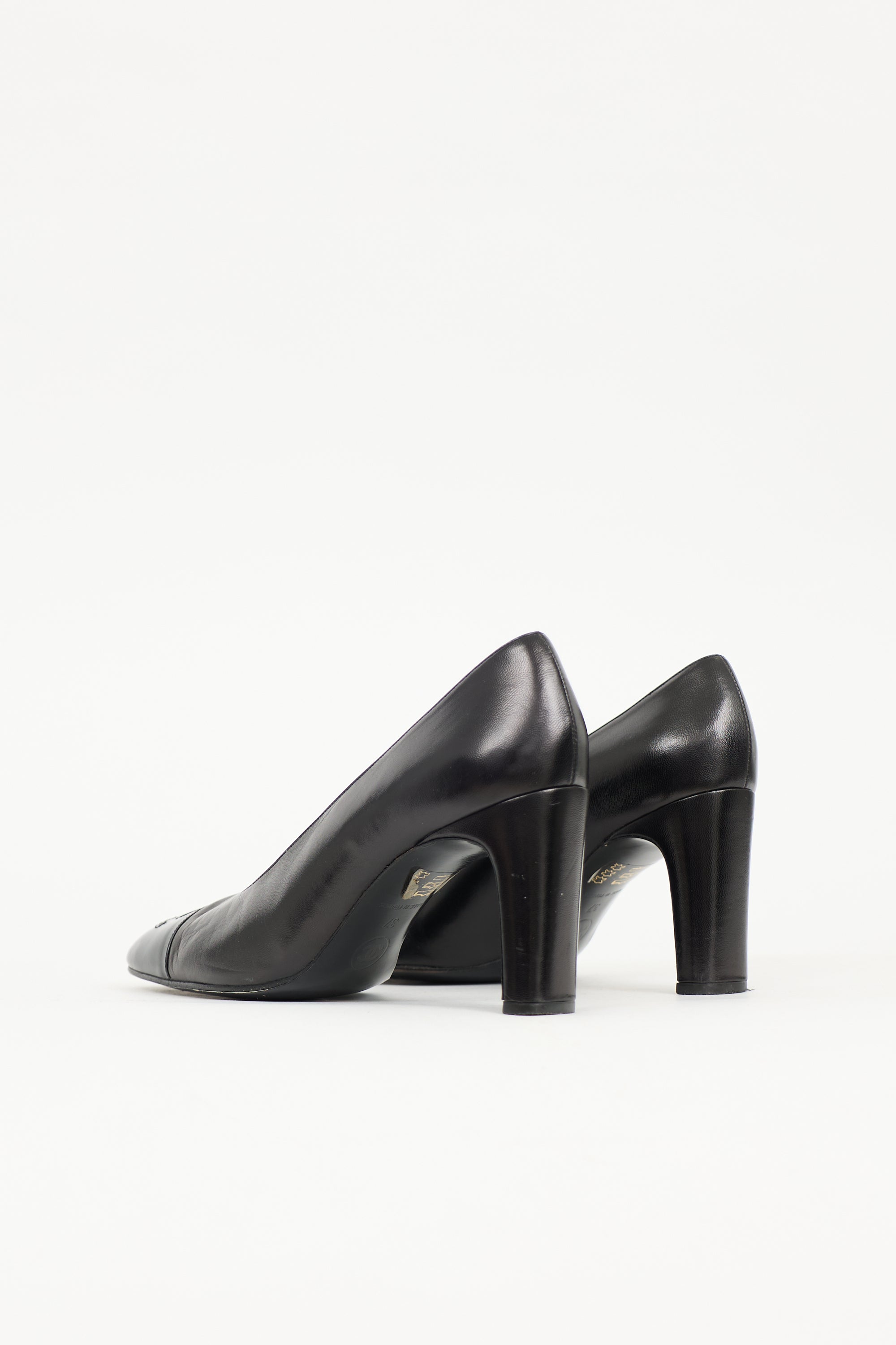 Chanel Vintage Leather CC Pump