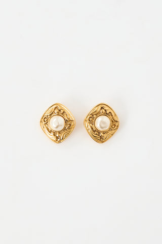 Chanel 1980s Faux Pearl Gripoix Clip On Earrings