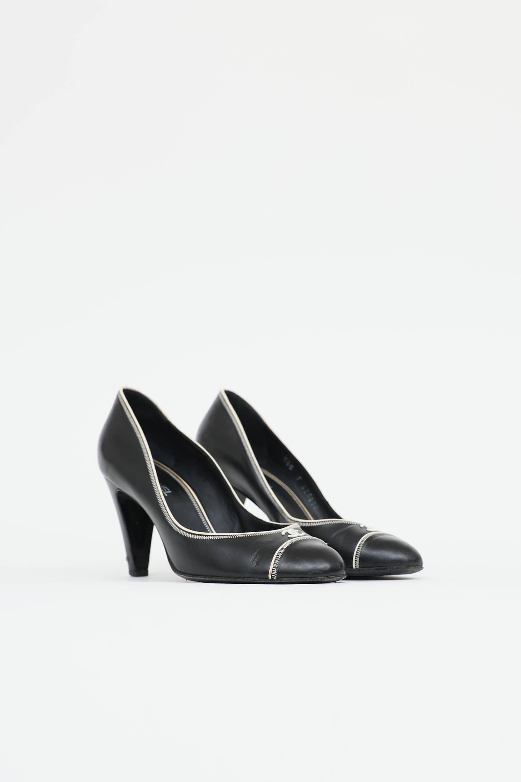 2008 Contrast Stitch Pump