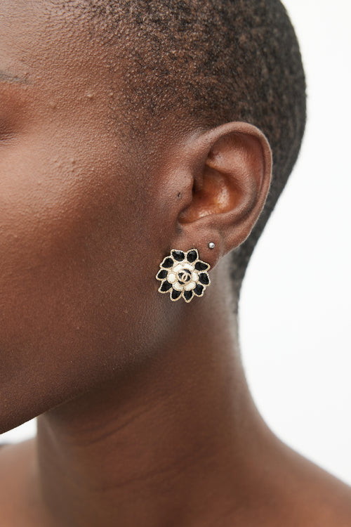 Chanel Cruise 2015 Black & White Flower Earring