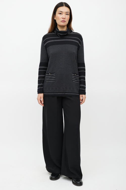 Chanel FW 2005 Black & Grey Cashmere Houndstooth Turtleneck