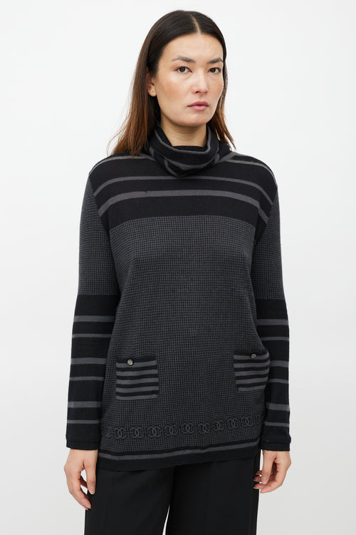 Chanel FW 2005 Black & Grey Cashmere Houndstooth Turtleneck
