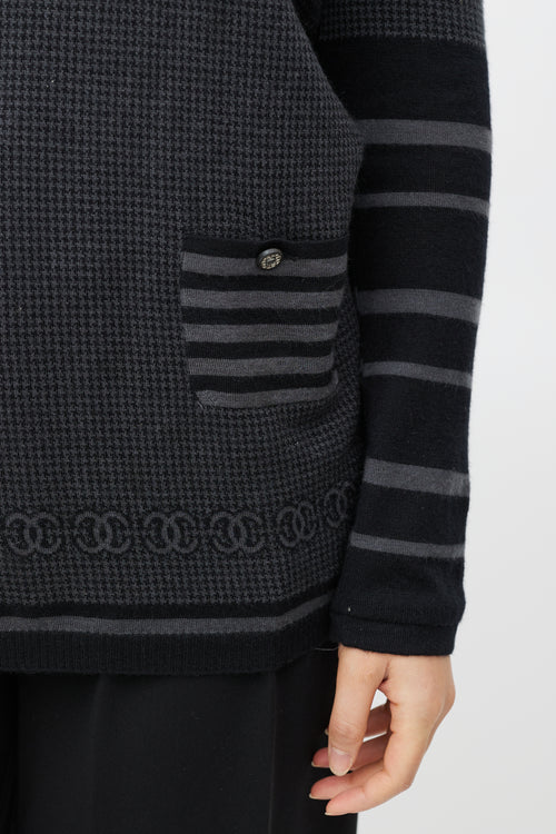 Chanel FW 2005 Black & Grey Cashmere Houndstooth Turtleneck