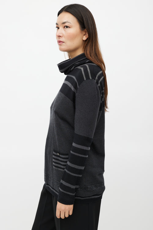 Chanel FW 2005 Black & Grey Cashmere Houndstooth Turtleneck
