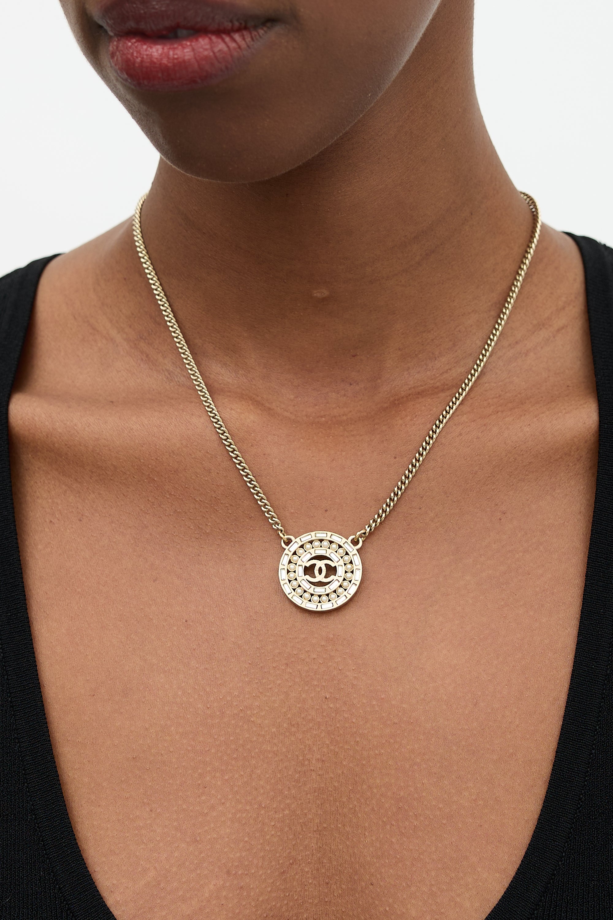 Chanel FW 2016 Crystal & Pearl CC Medallion Necklace