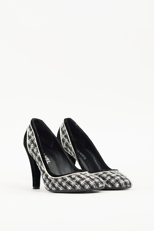 Chanel Fall 2004 Black & White Tweed Pump