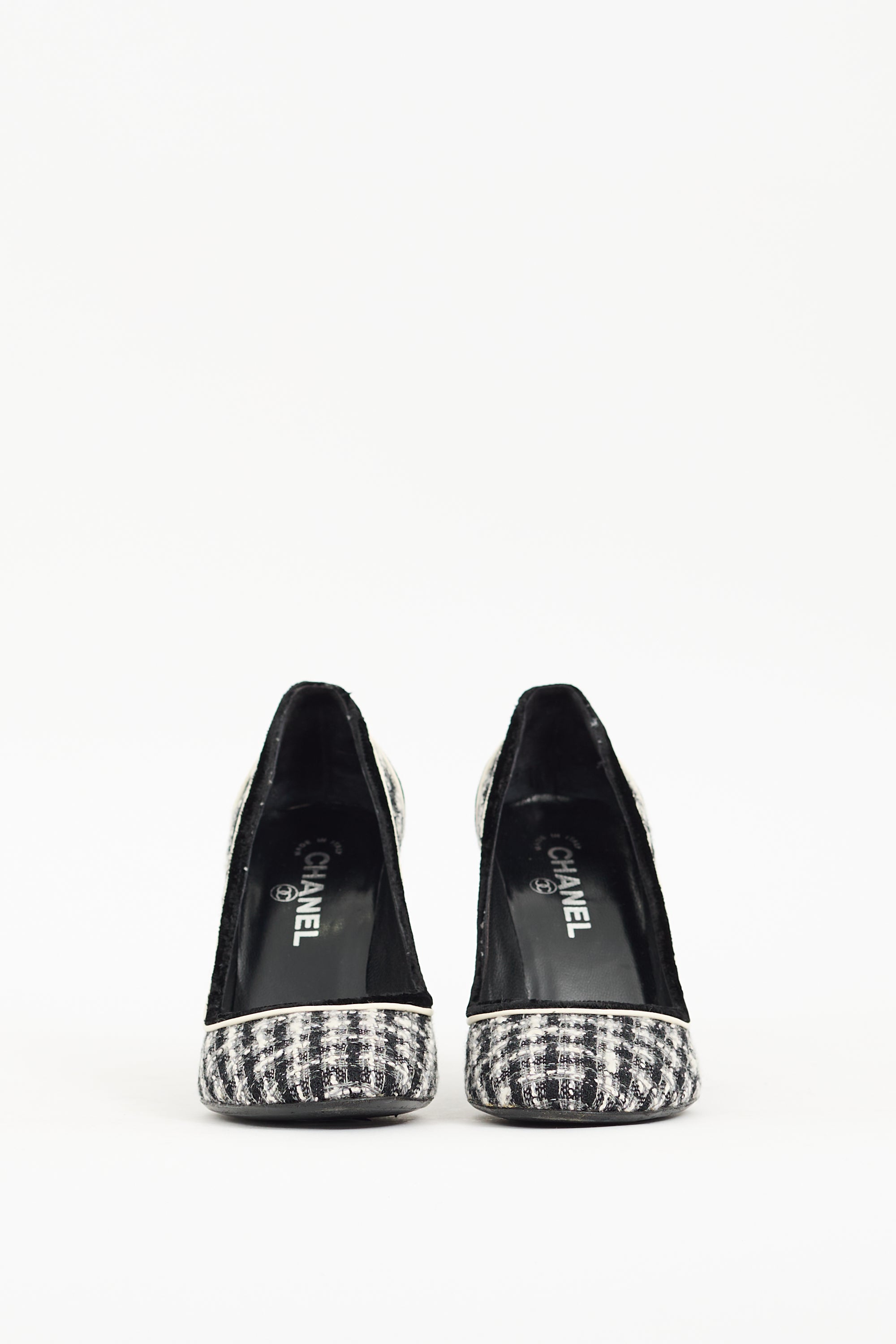 Chanel Fall 2004 Black & White Tweed Pump