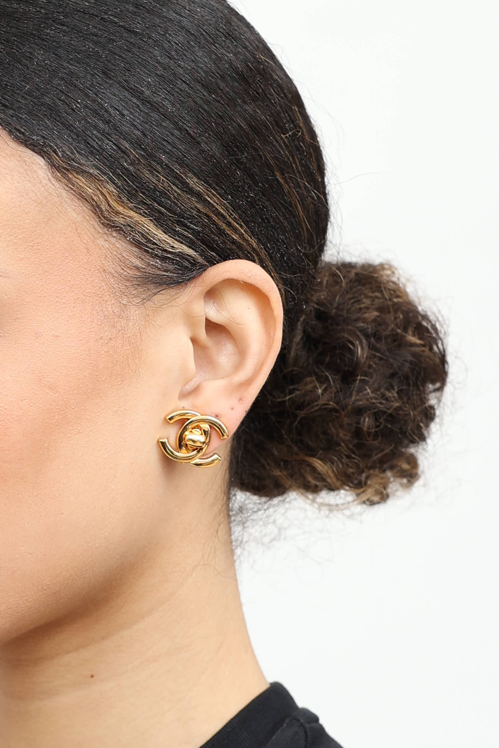 Chanel 95A CC Turnlock Clip On Earrings