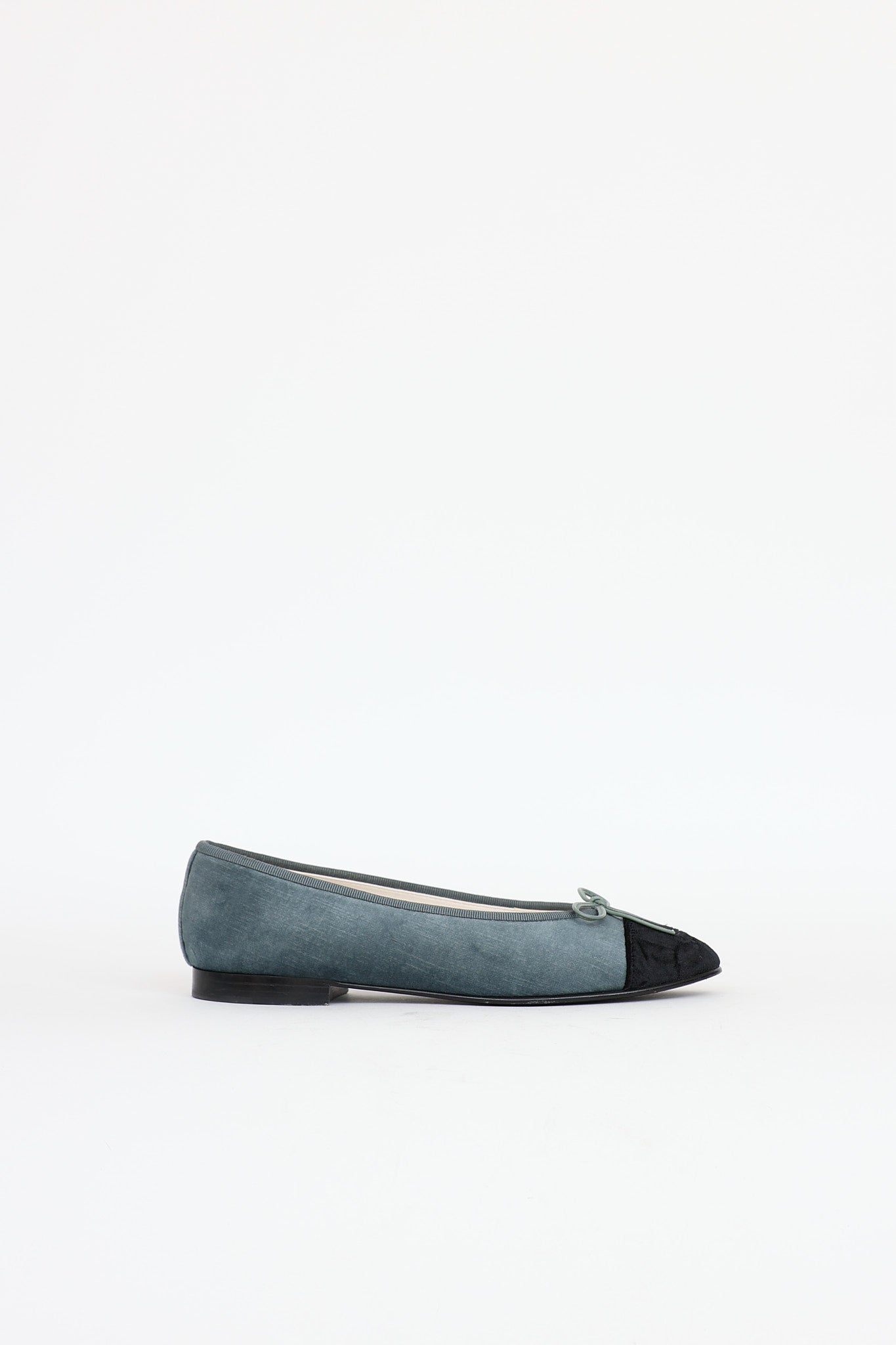 Chanel 24A Velvet CC Flat