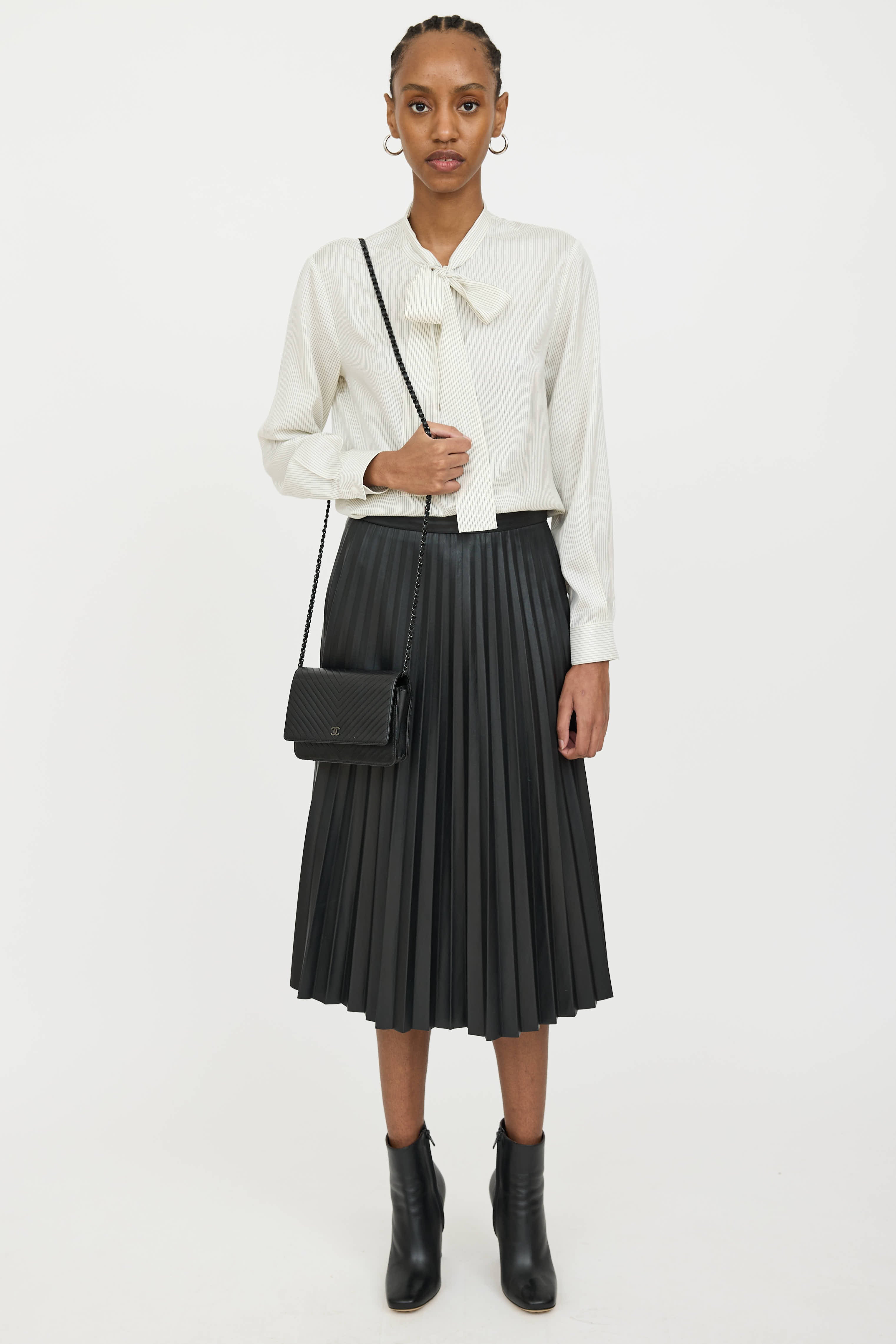 Chanel 2014 So Black Chevron Wallet On Chain