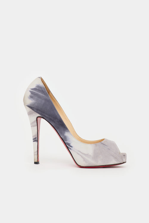 Christian Louboutin Very Prive Peep Toe Pump
