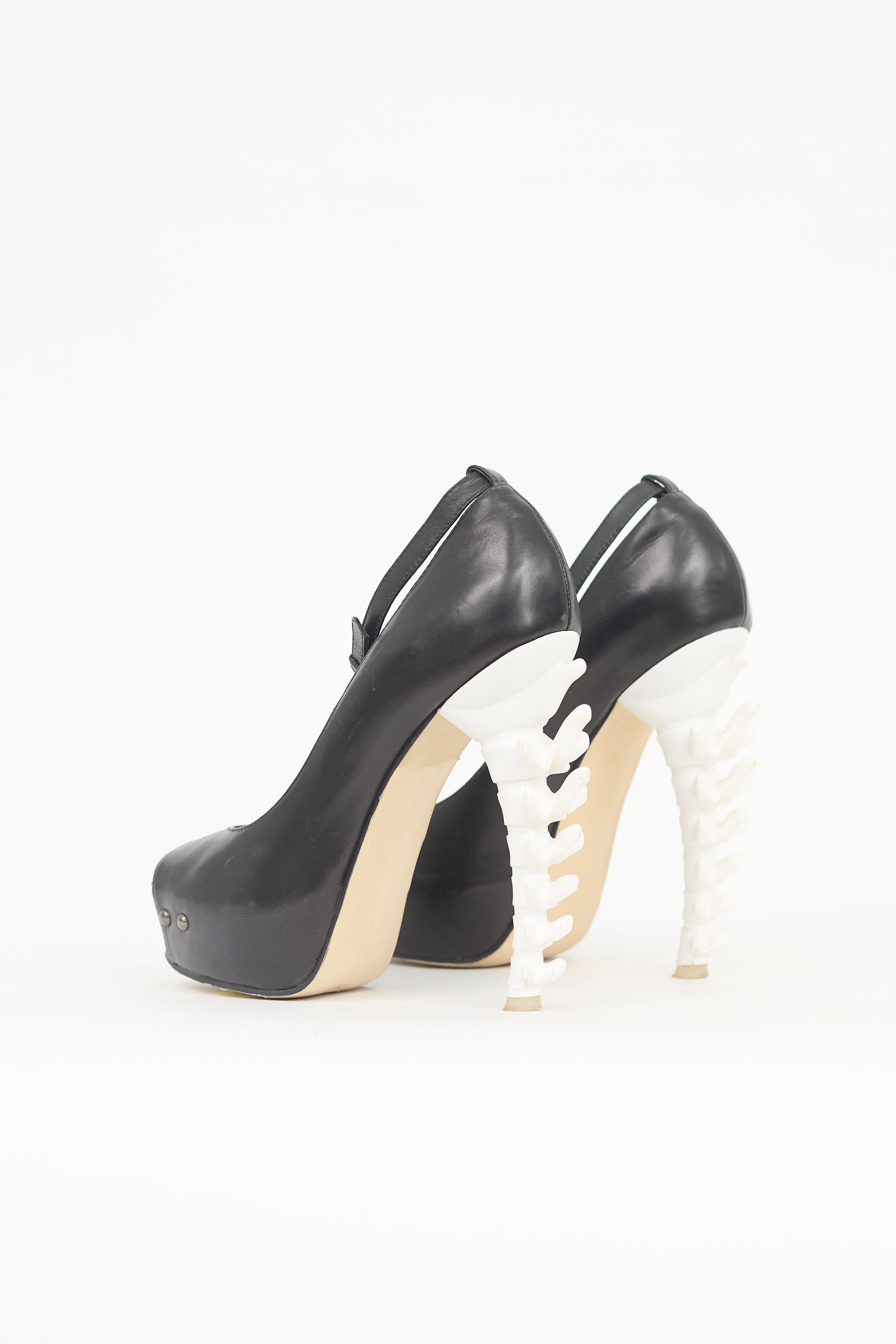 DSquared2 FW 2010 Leather Spine Pump