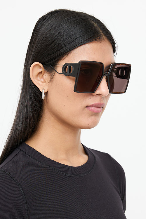 30 Montaigne Square Sunglasses