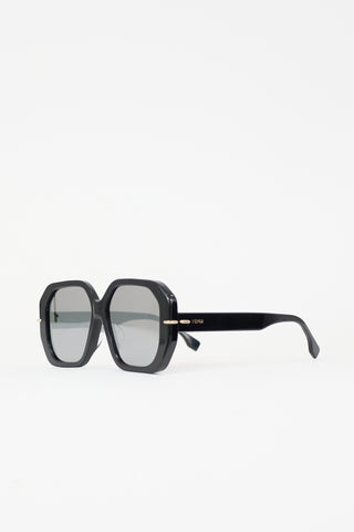 Fendi FE40173F Oversized Sunglasses