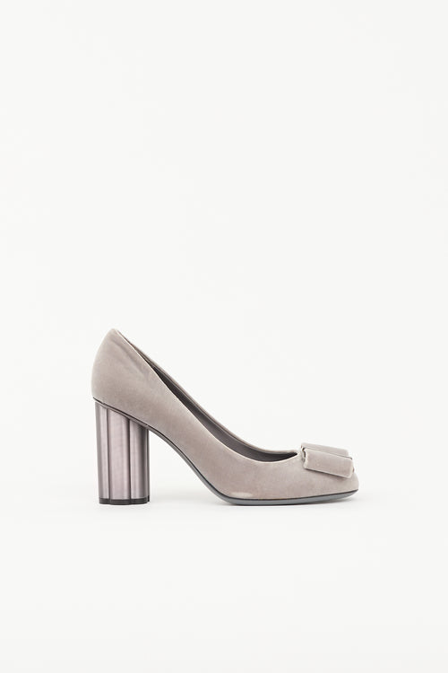 Ferragamo Velvet Viva Bow Pump
