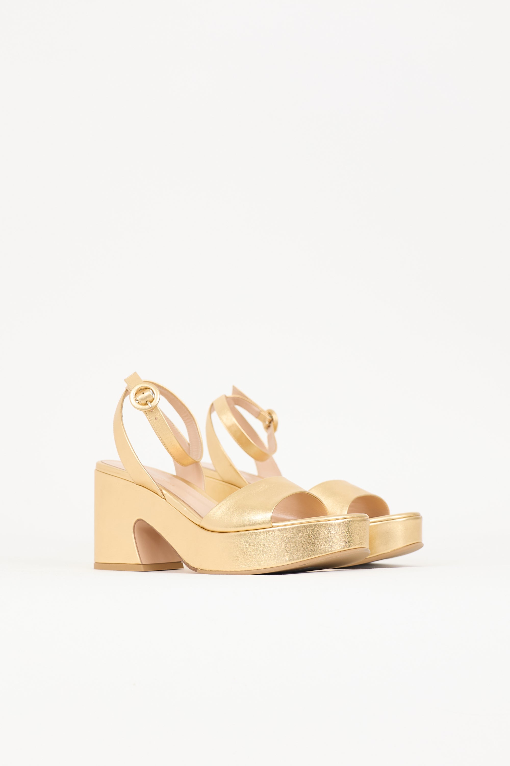 Gianvito Rossi Leather Alma Heel