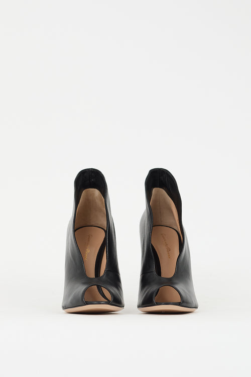 Gianvito Rossi Black Leather V-Neck Pump