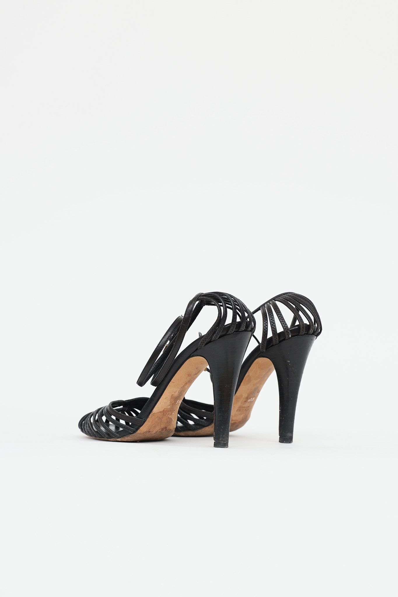 GucciKey Hole Strappy Pump