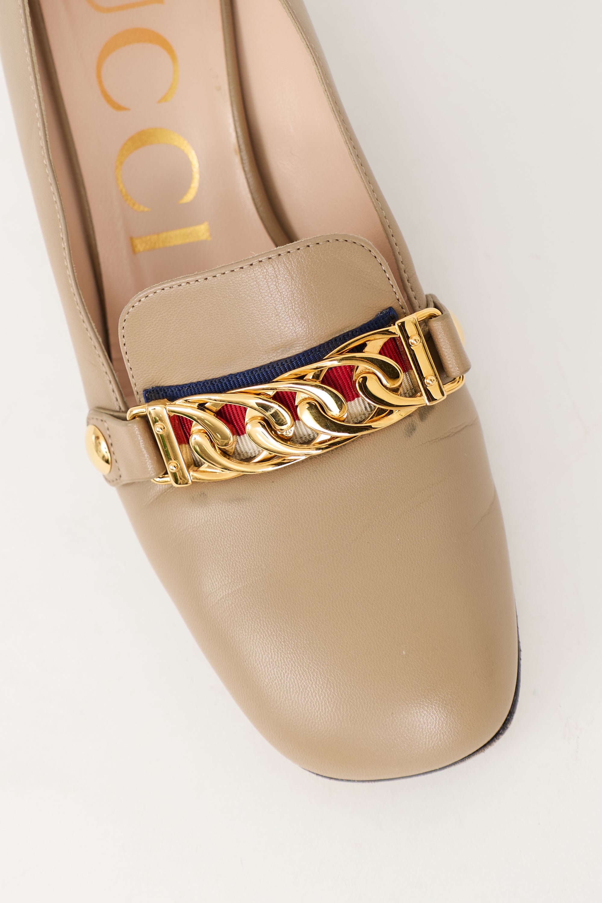 Gucci Leather Chain Pump