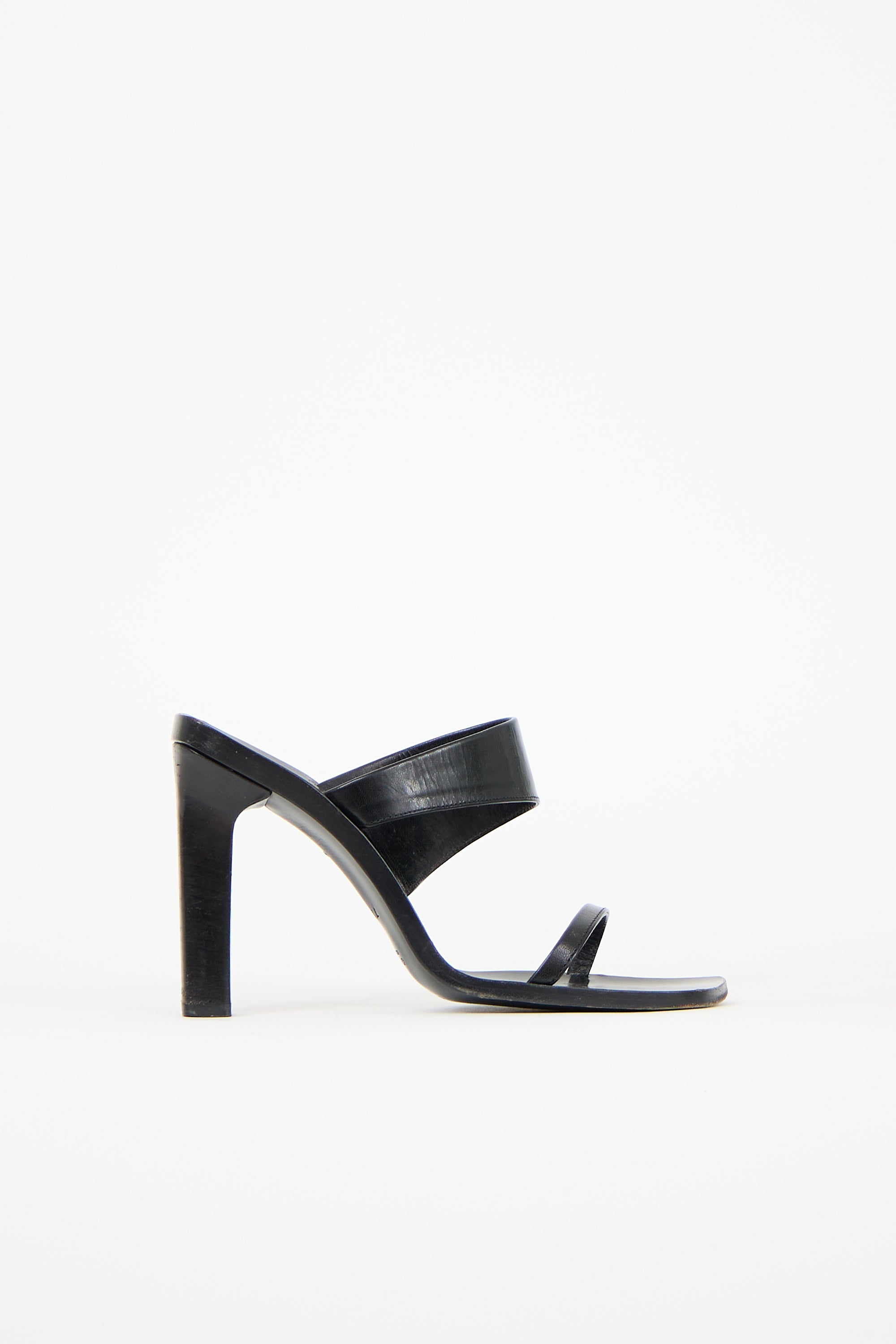 Gucci Vintage Leather Strap Heel