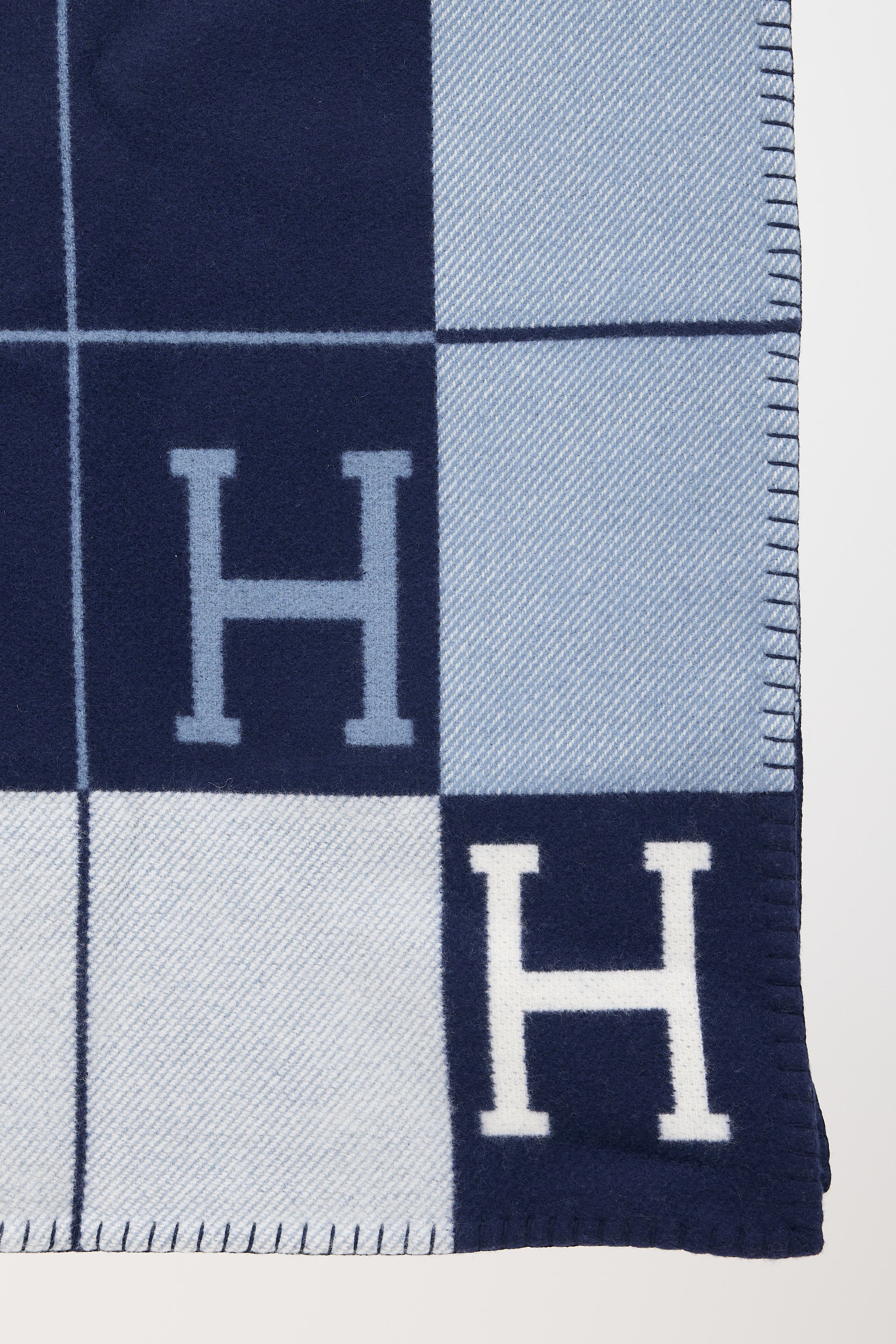 Hermès Merino Wool & Cashmere Avalon III Blanket