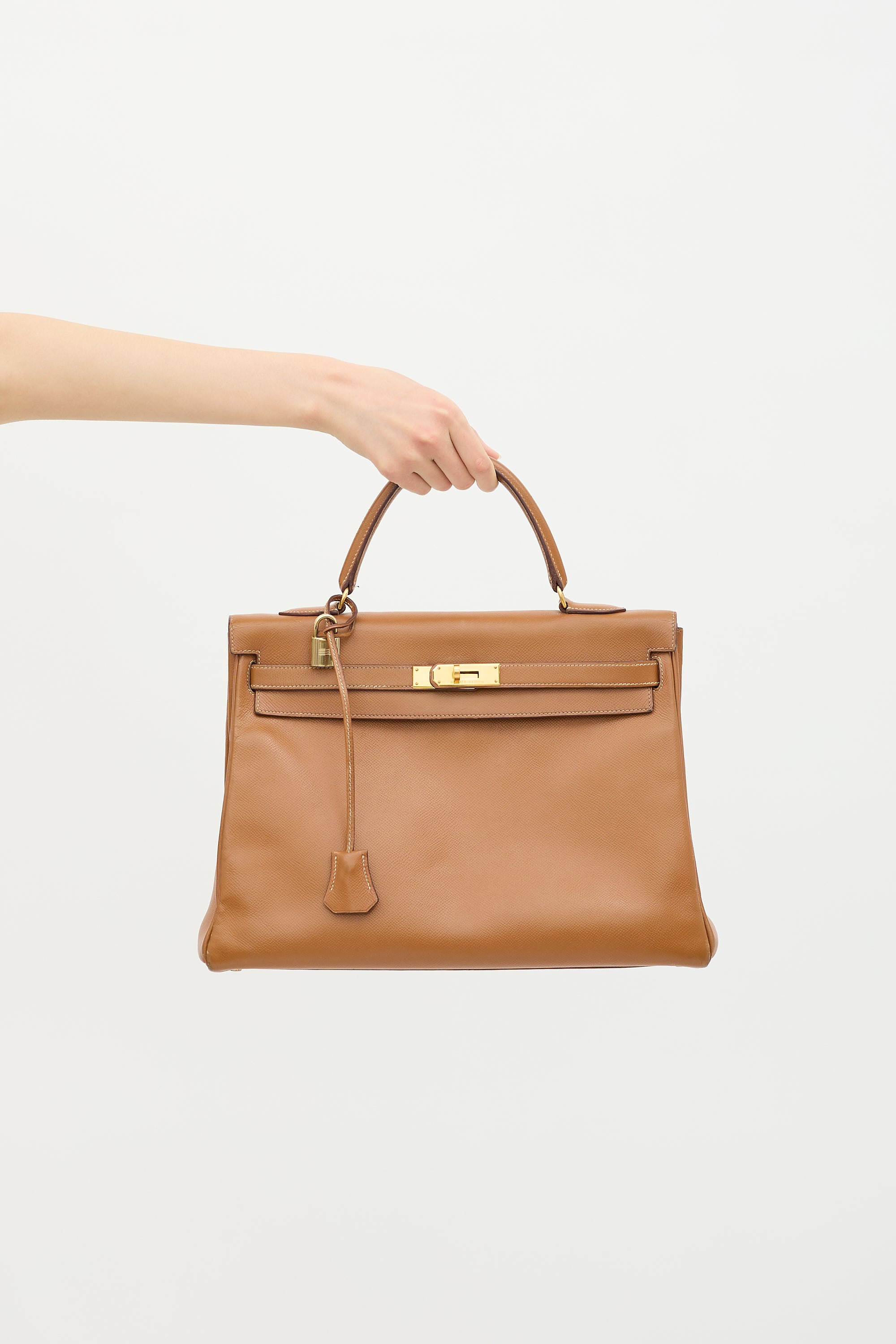 Hermès 1996 Gold Courchevel Kelly Retourne 35 Bag