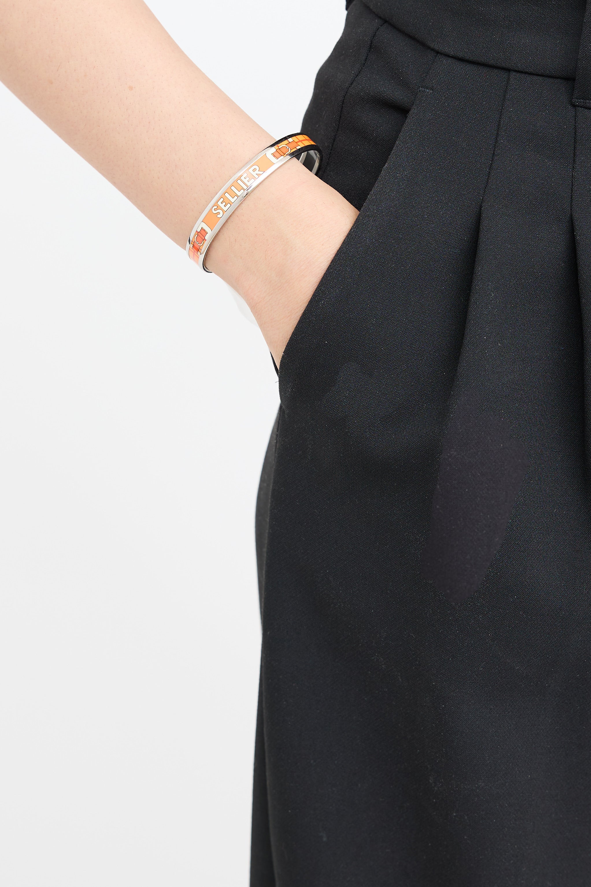 Hermès Sellier Enamel Narrow Bangle