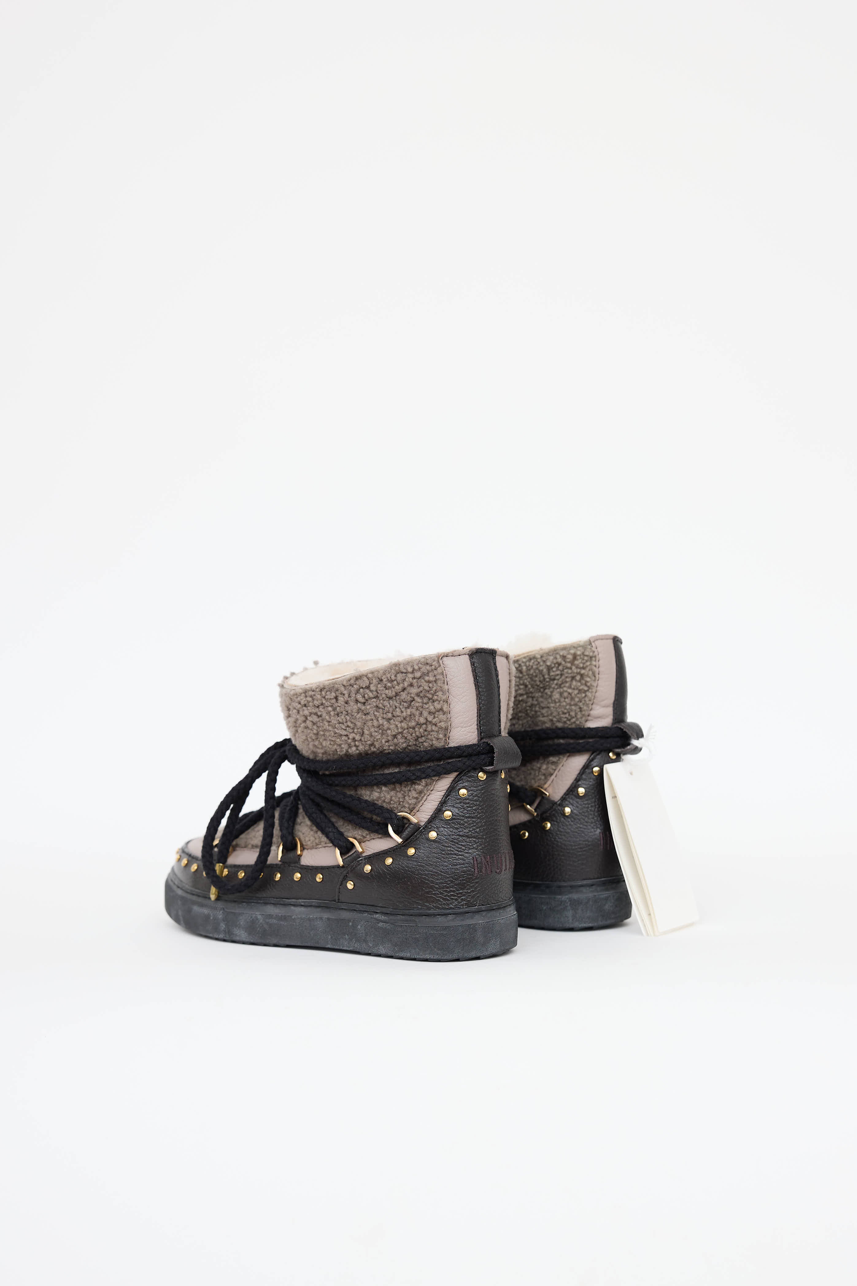 Inuikii ZigZag Boot