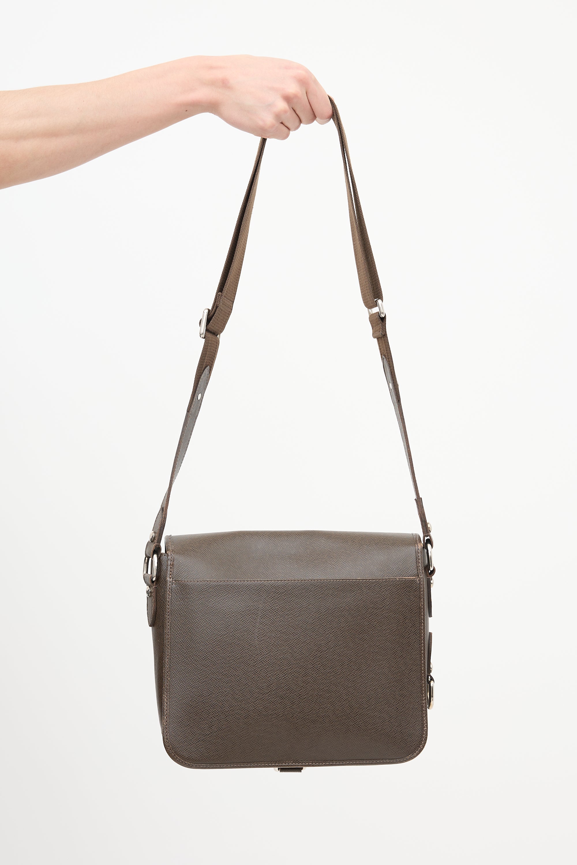 Louis Vuitton Taiga Andrei Messenger Bag