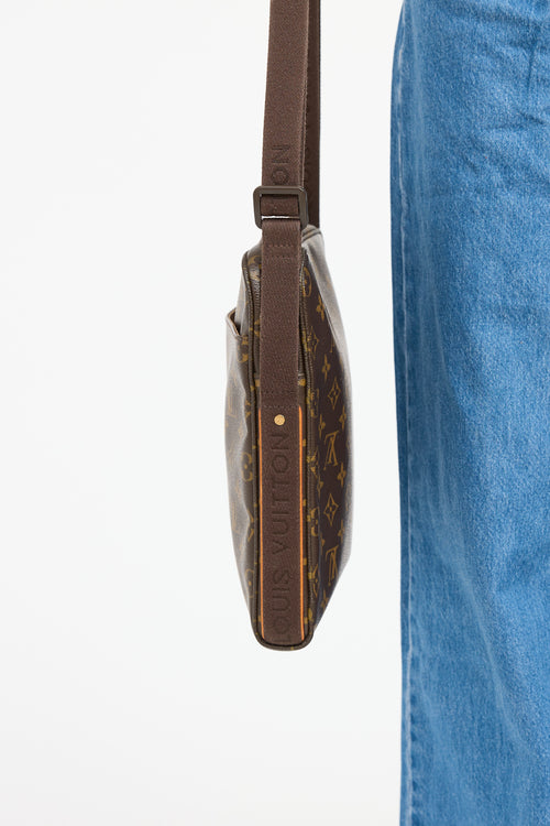 Louis Vuitton Trotteur Beaubourg Bag