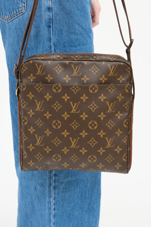 Louis Vuitton Trotteur Beaubourg Bag