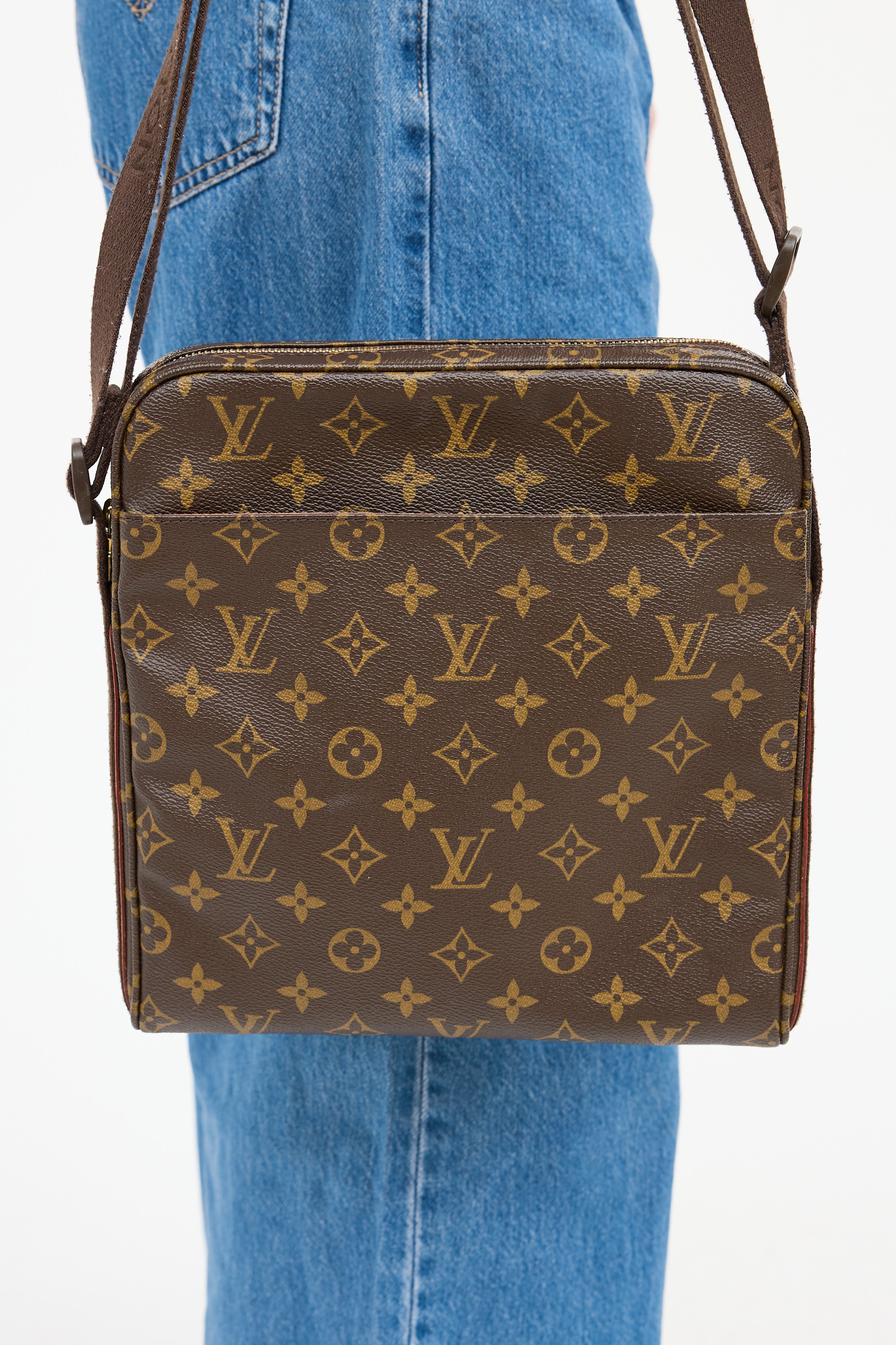 Louis Vuitton Trotteur Beauborg Bag