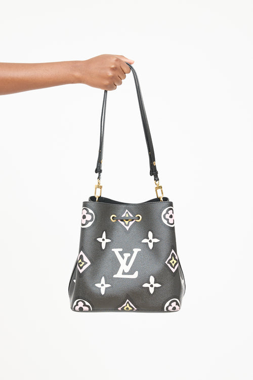 Louis Vuitton Wild at Heart NéoNoé MM Bucket Bag