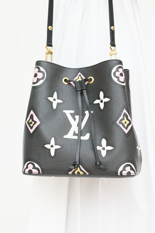 Louis Vuitton Wild at Heart NéoNoé MM Bucket Bag