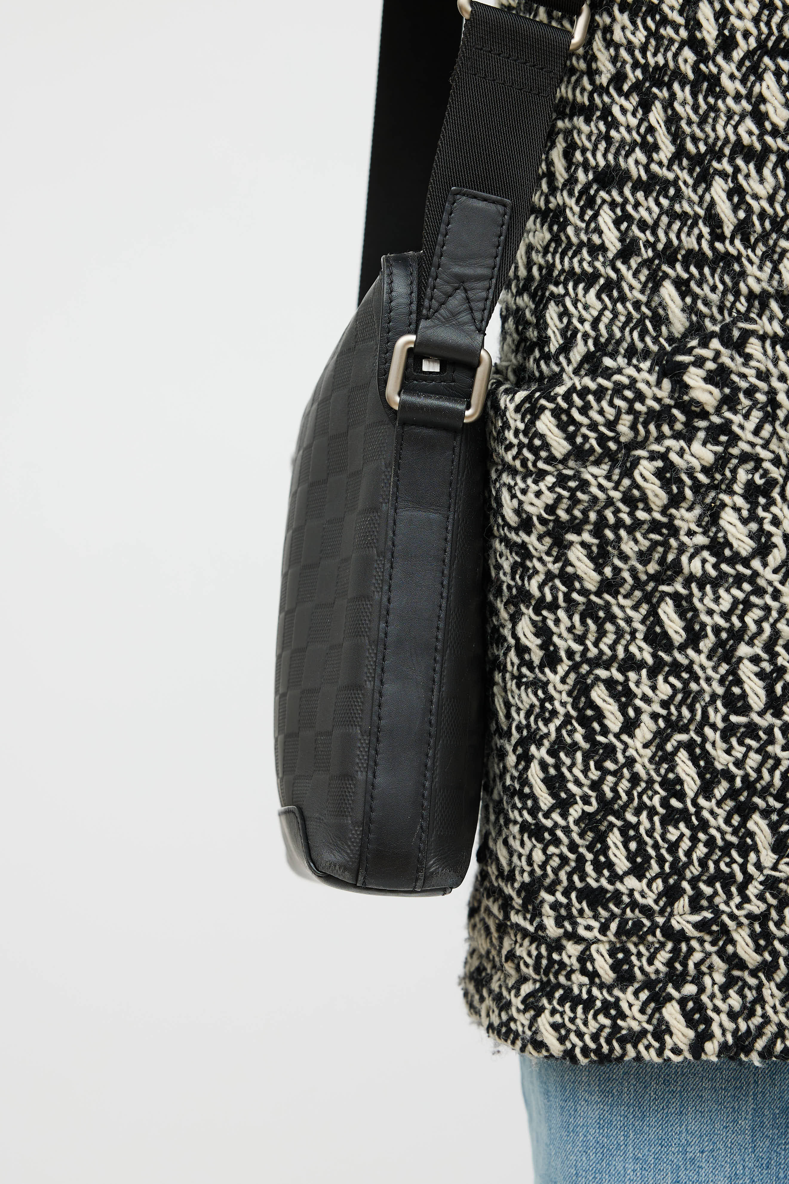 Louis Vuitton Discovery Messenger Bag