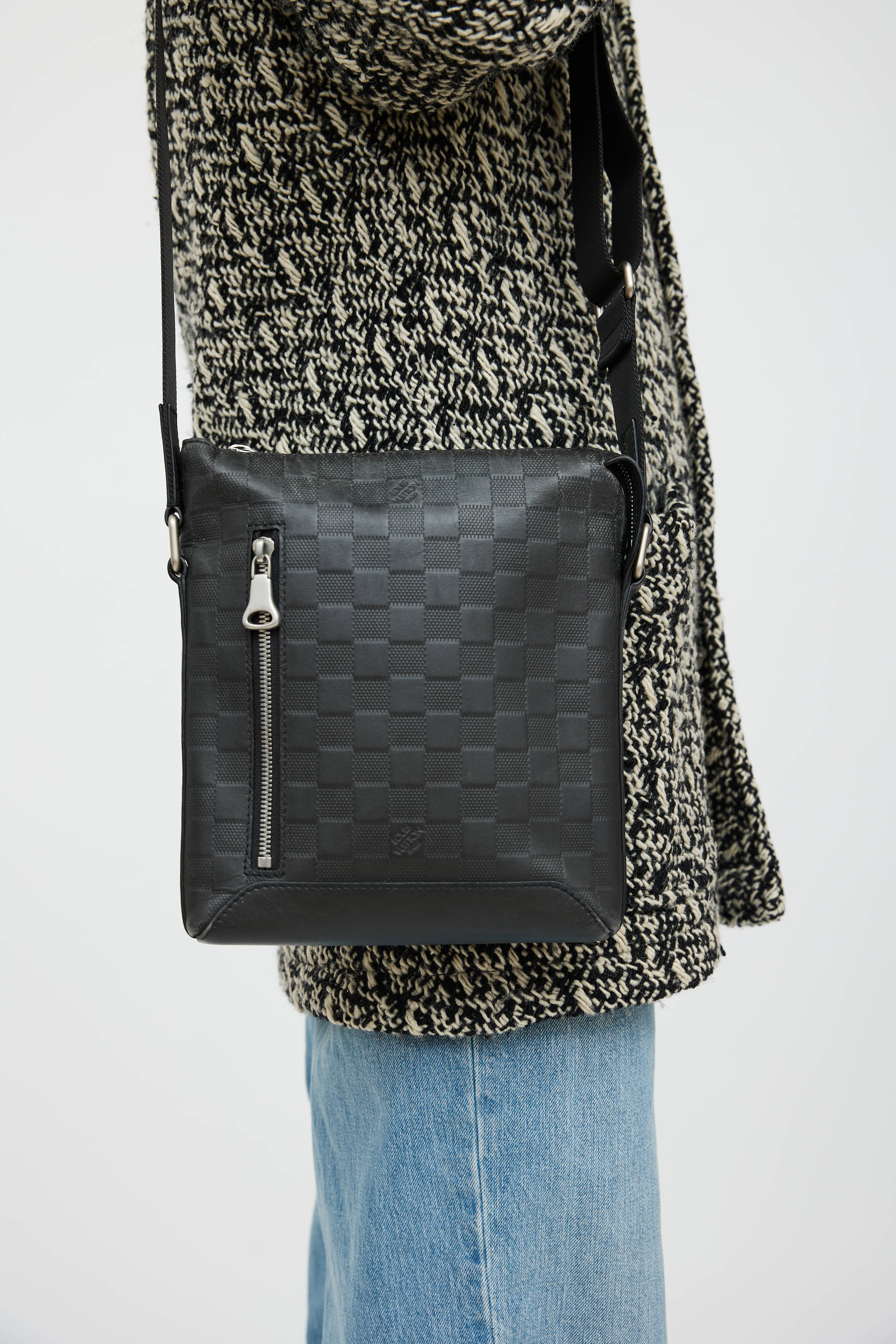 Louis Vuitton Discovery Messenger Bag