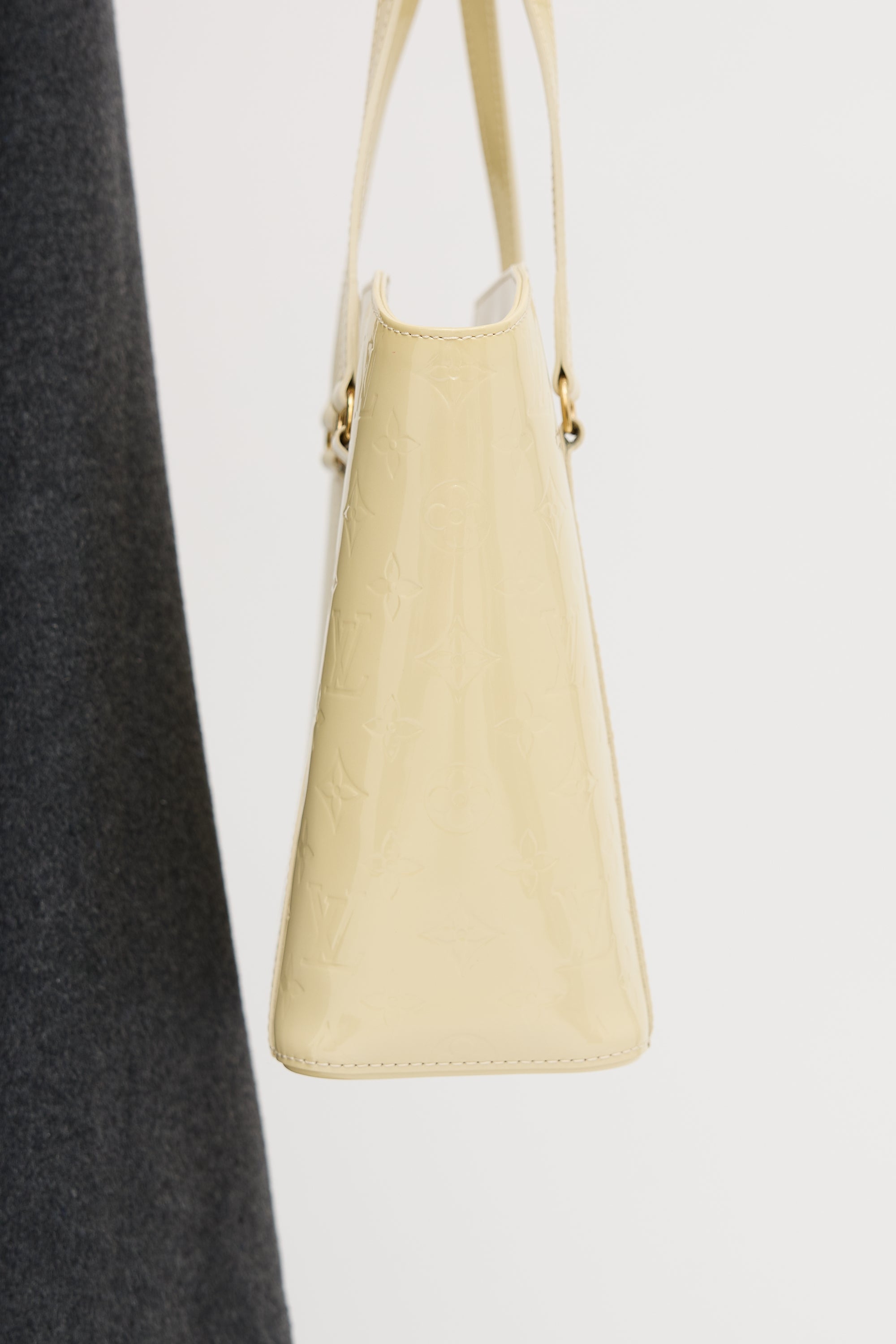 Louis Vuitton 2012 Vernis Avalon Bag