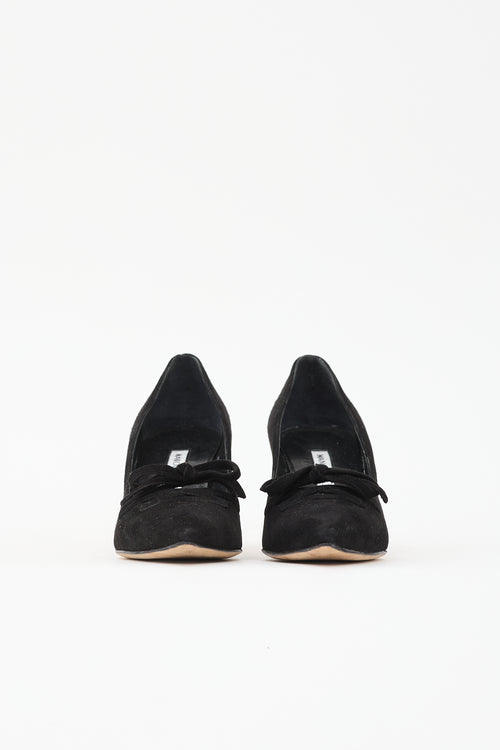 Manolo Blahnik Suede Pointed Toe Pump