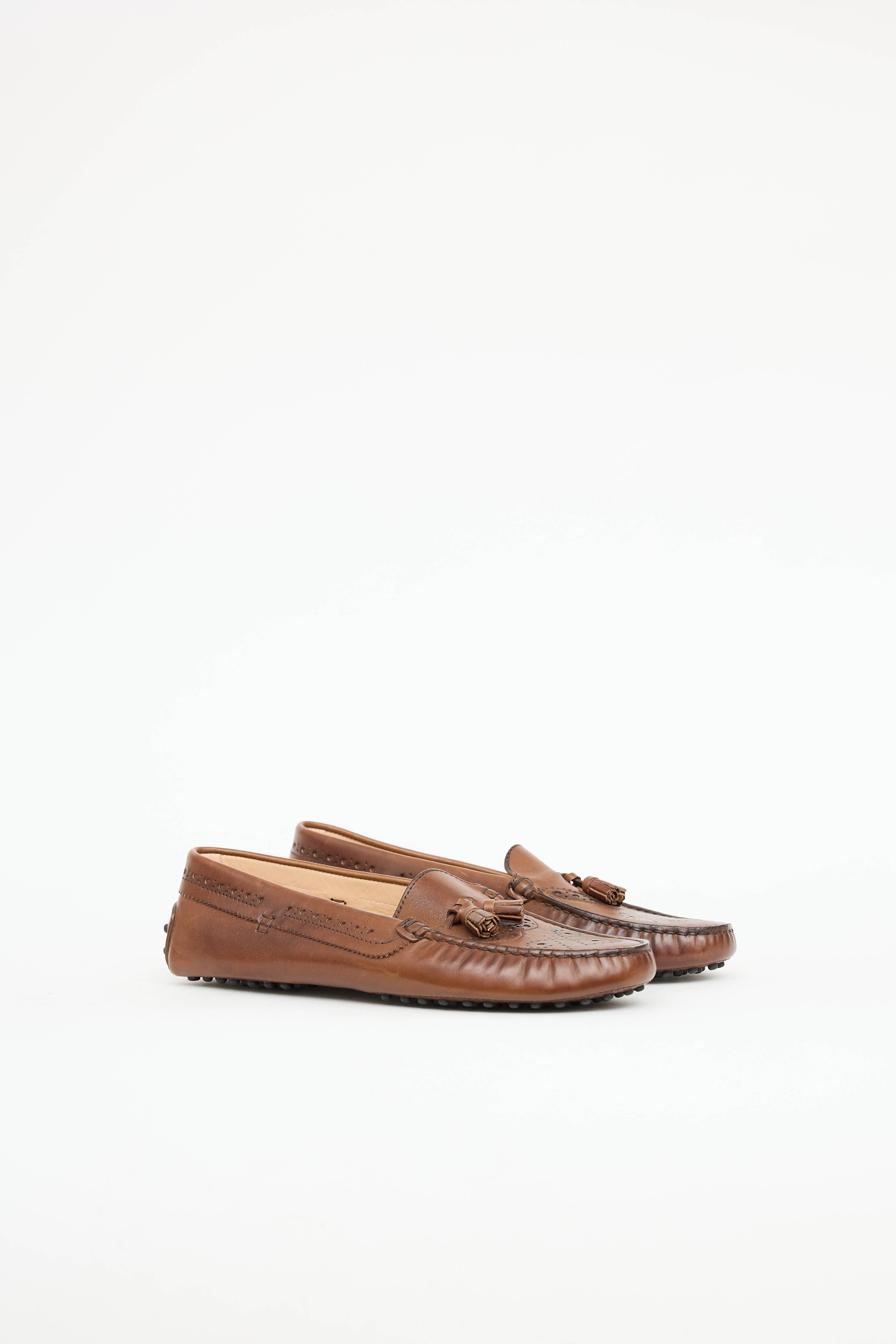 Tod's Eyelet Driving Loafer