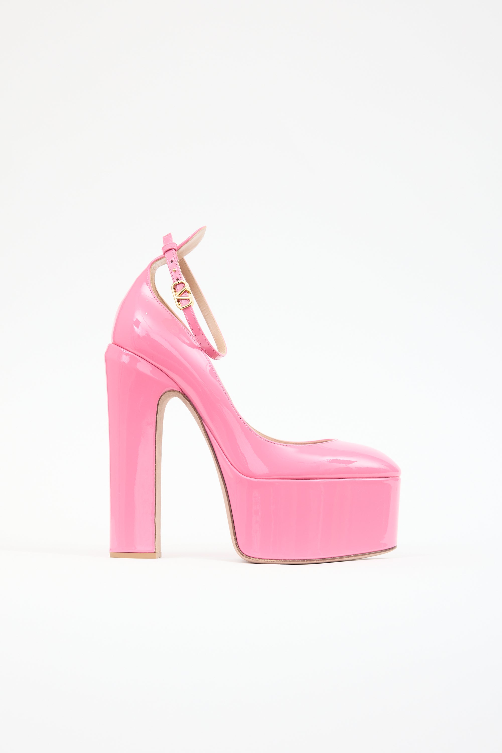 Valentino Patent Tan-Go Platform Pump