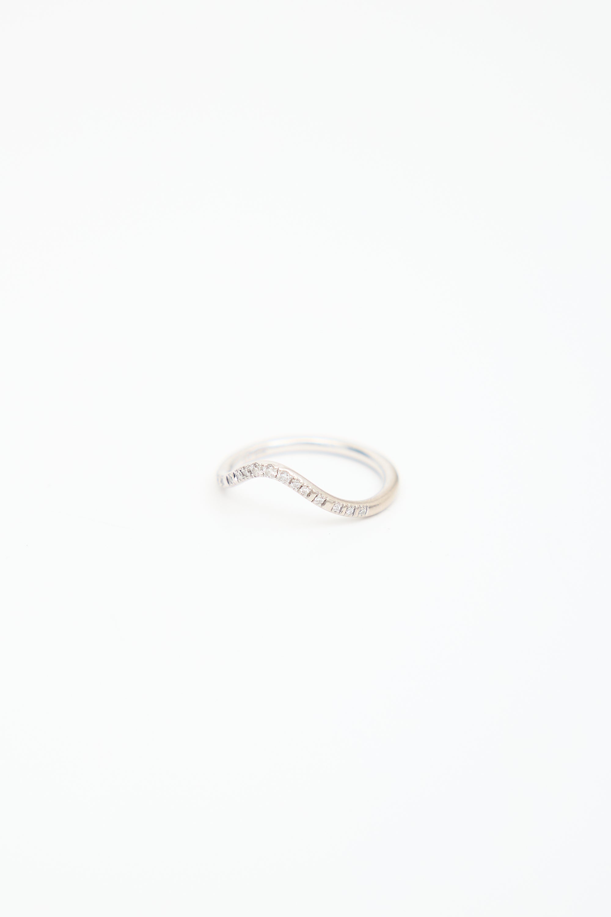 WWAKE 14K White Gold Plated Palladium Graduated Peak Ring