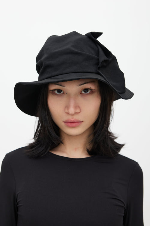 Y's Black Ruffled Hat
