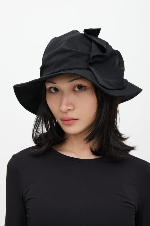 Y's Black Ruffled Hat