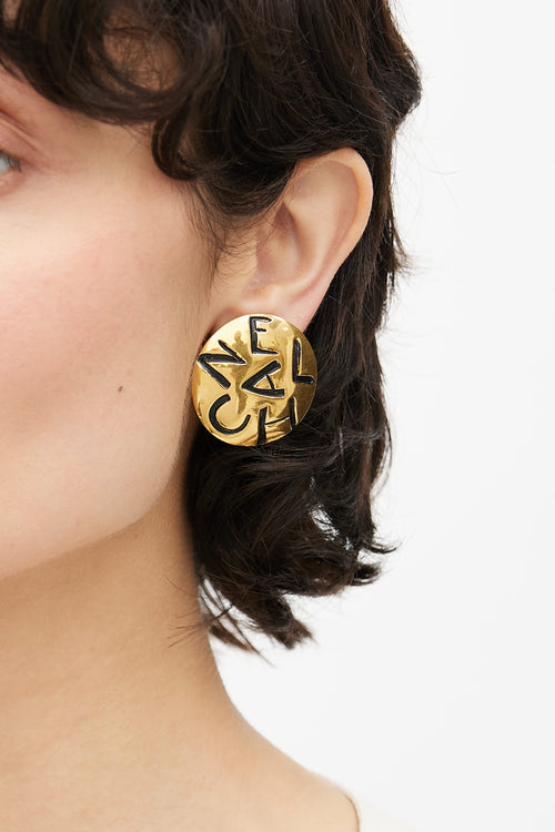 Chanel 1980s Gold-Tone & Black Letter Engraving Clip-On Earring