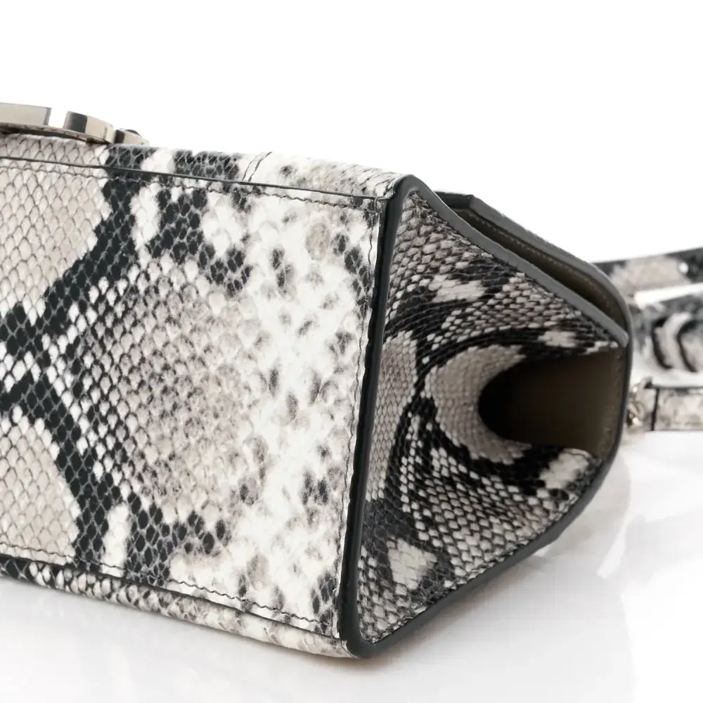 Lushentic Bags Review: Small Hourglass Top Handle Bag - Image 5