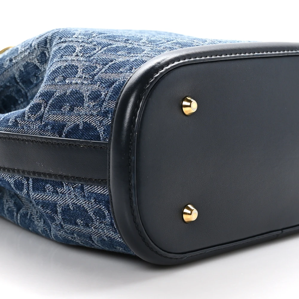 Lushentic Designer Bags - Medium Cest Chain Bucket Bag in Blue Canvas - Image 4