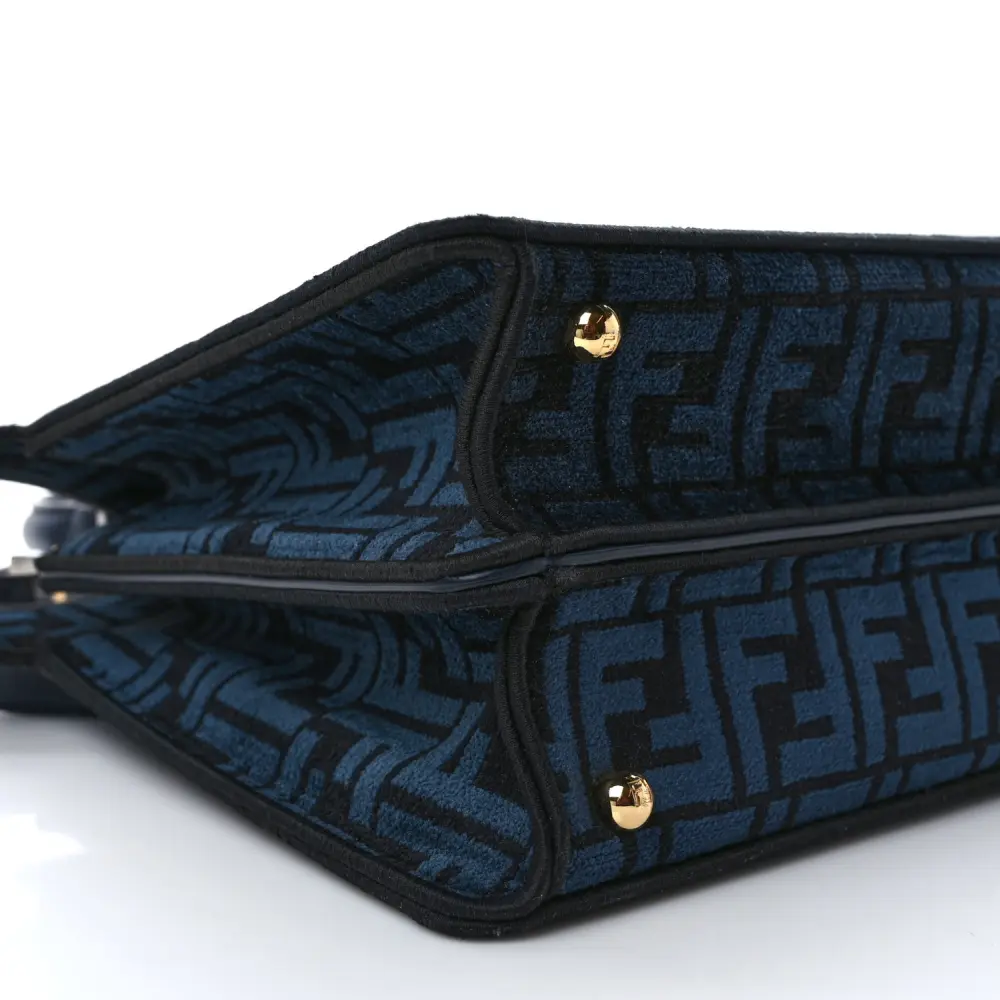 Lushentic Bags Review: Medium FF Peekaboo I See U Satchel - Image 3