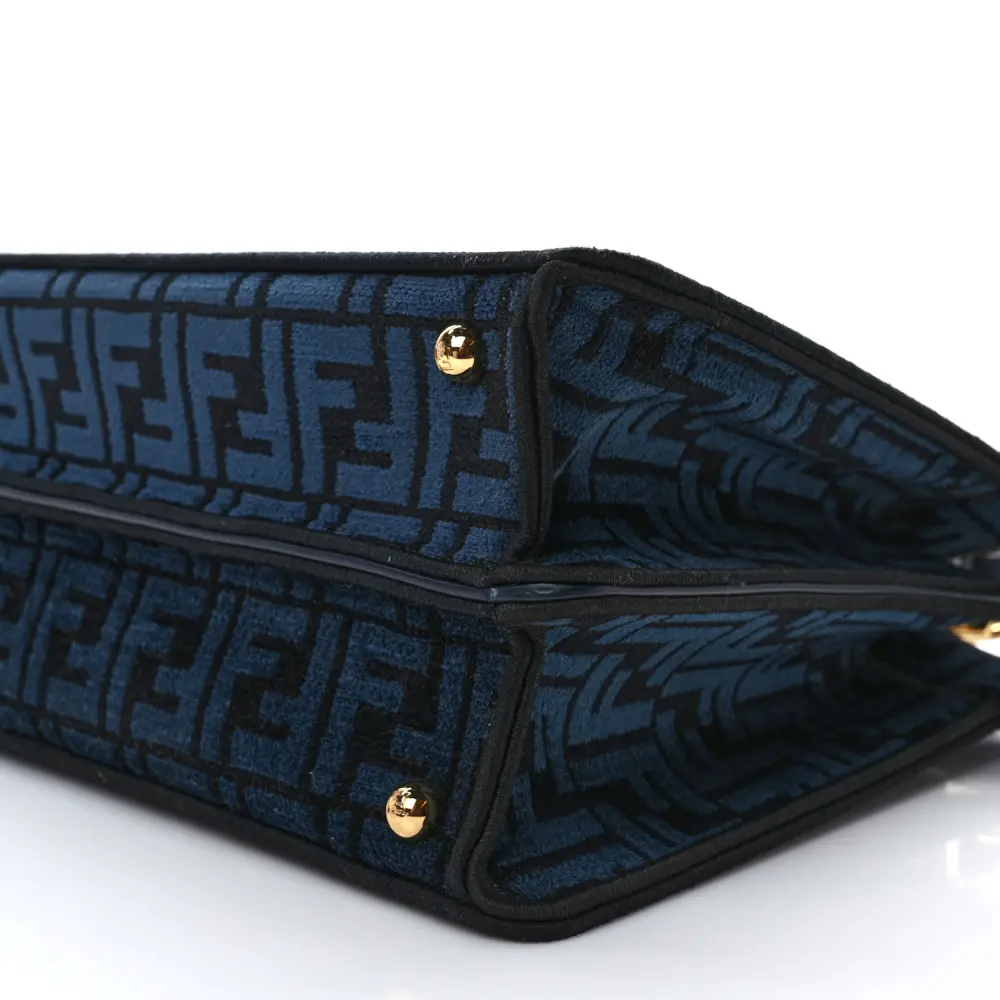Lushentic Bags Review: Medium FF Peekaboo I See U Satchel - Image 4