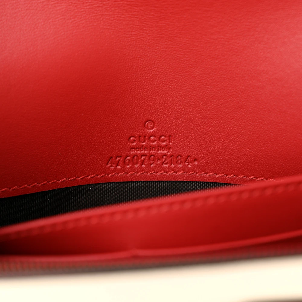 Lushentic Grade Handbags: Small Queen Margaret Chain Wallet in Style - Image 2